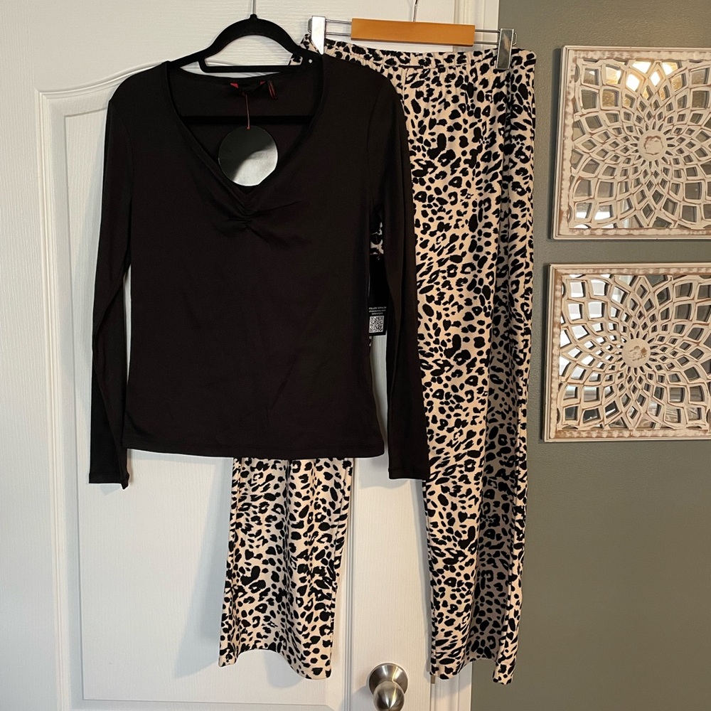 Sofia Vergara 2 Piece Pajamas
